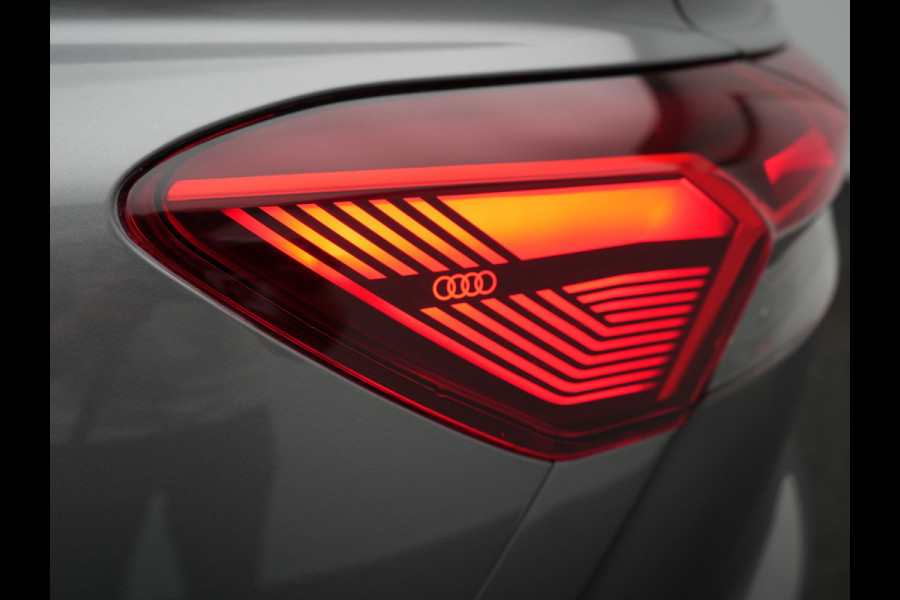 Audi Q4 e-tron 50 quattro S Line 82 kWh 299pk Dealer O.H | Trekhaak Af Fabriek | Panodak | Adaptive Cruise | Camera | Lederen Sportstoelen Memory & Verwarmd | Matrix LED | BLIS | Keyless | Navigatie | Virtual | DAB | 20"L.M |