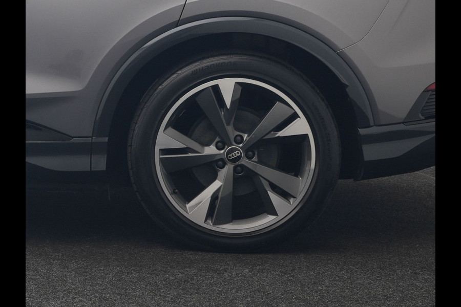 Audi Q4 e-tron 50 quattro S Line 82 kWh 299pk Dealer O.H | Trekhaak Af Fabriek | Panodak | Adaptive Cruise | Camera | Lederen Sportstoelen Memory & Verwarmd | Matrix LED | BLIS | Keyless | Navigatie | Virtual | DAB | 20"L.M |