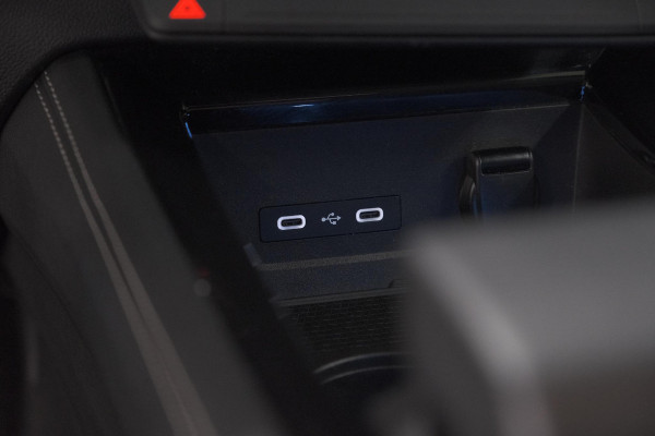 Renault Austral Mild Hybrid 160 X-tronic Techno | 1.800 kg trekvermogen | Trekhaak | Camera | Apple Carplay | Parkeersensoren