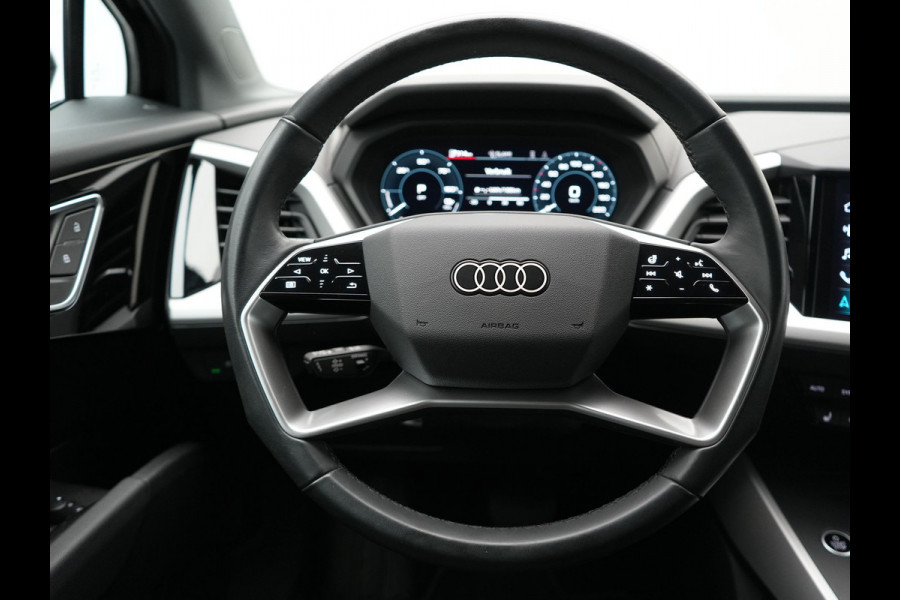 Audi Q4 e-tron 40 Edition 77 kWh 204pk Dealer O.H | Adaptive Cruise | Camera | Sportstoelen Verwarmd | BLIS | Keyless | Virtual | Navigatie | DAB | 19"L.M |