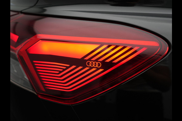 Audi Q4 e-tron 40 Edition 77 kWh 204pk Dealer O.H | Adaptive Cruise | Camera | Sportstoelen Verwarmd | BLIS | Keyless | Virtual | Navigatie | DAB | 19"L.M |