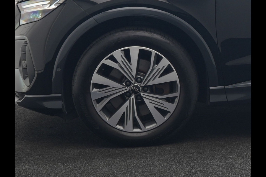 Audi Q4 e-tron 40 Edition 77 kWh 204pk Dealer O.H | Adaptive Cruise | Camera | Sportstoelen Verwarmd | BLIS | Keyless | Virtual | Navigatie | DAB | 19"L.M |