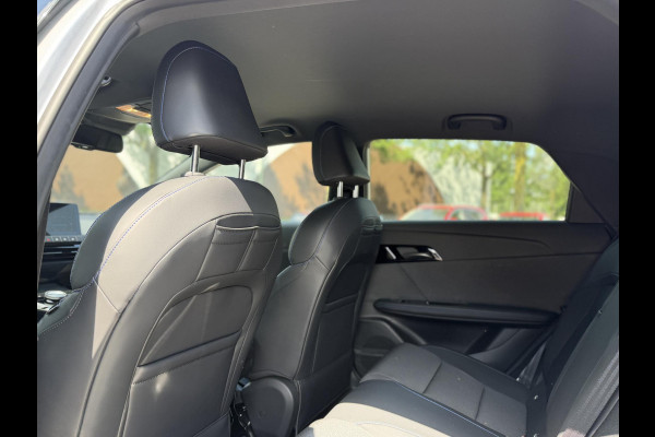 MG Mg4 electric Luxury 64 kWh |360 CAMERA| 7 JAAR MG GARANTIE T/M 07-2031| ELEK. STOEL| DODE HOEK SENSOR| STOEL + STUURVERWARMING| ADAPTIVE CRUISE CONTROL | RIJKLAAR PRIJS |