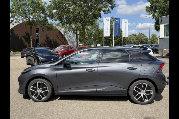 MG Mg4 electric Luxury 64 kWh | 360 CAMERA| 7 JAAR MG GARANTIE T/M 03-2031| ELEK. STOEL| DODE HOEK SENSOR| STOEL + STUURVERWARMING| ADAPTIVE CRUISE CONTROL | ALL-IN RIJKLAAR PRIJS |