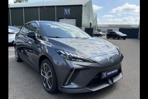 MG Mg4 electric Luxury 64 kWh | 360 CAMERA| 7 JAAR MG GARANTIE T/M 03-2031| ELEK. STOEL| DODE HOEK SENSOR| STOEL + STUURVERWARMING| ADAPTIVE CRUISE CONTROL | ALL-IN RIJKLAAR PRIJS |