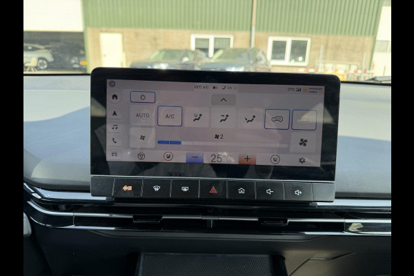MG Mg4 electric Luxury 64 kWh | 360 CAMERA| 7 JAAR MG GARANTIE T/M 03-2031| ELEK. STOEL| DODE HOEK SENSOR| STOEL + STUURVERWARMING| ADAPTIVE CRUISE CONTROL | ALL-IN RIJKLAAR PRIJS |