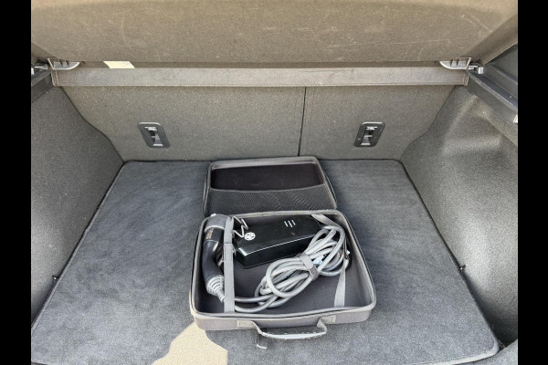 MG Mg4 electric Luxury 64 kWh |360 CAMERA| 7 JAAR MG GARANTIE T/M 07-2031| ELEK. STOEL| DODE HOEK SENSOR| STOEL + STUURVERWARMING| ADAPTIVE CRUISE CONTROL | RIJKLAAR PRIJS |