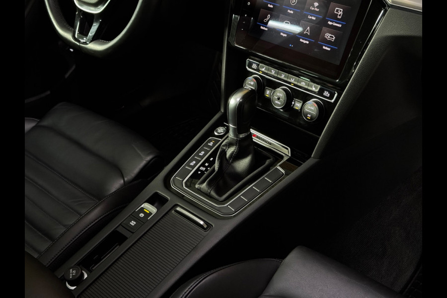 Volkswagen Passat Variant 2.0 TSI 4Motion Highline 280 PK UNIEK IN NL PANO|AMBIENT|CAMERA|ACC|STANDKACHEL|FULL LED|LEDER|18 INCH