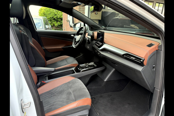 Volkswagen ID.4 Family 77 kWh SOH 91.7%, Panoramadak, Trekhaak, Camera, Stoelverwarming