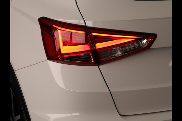 Seat Arona 1.0 TSI FR Limited Edition | Full map navigatie systeem | Climatronic | 18 inch LM-velgen | LED koplampen | Dodehoek detectie