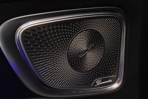 Mercedes-Benz C-Klasse 300 4MATIC AMG Line Burmester ACC Lane Assist Camera 24 Maanden garantie* (Vraag naar de voorwaarden)