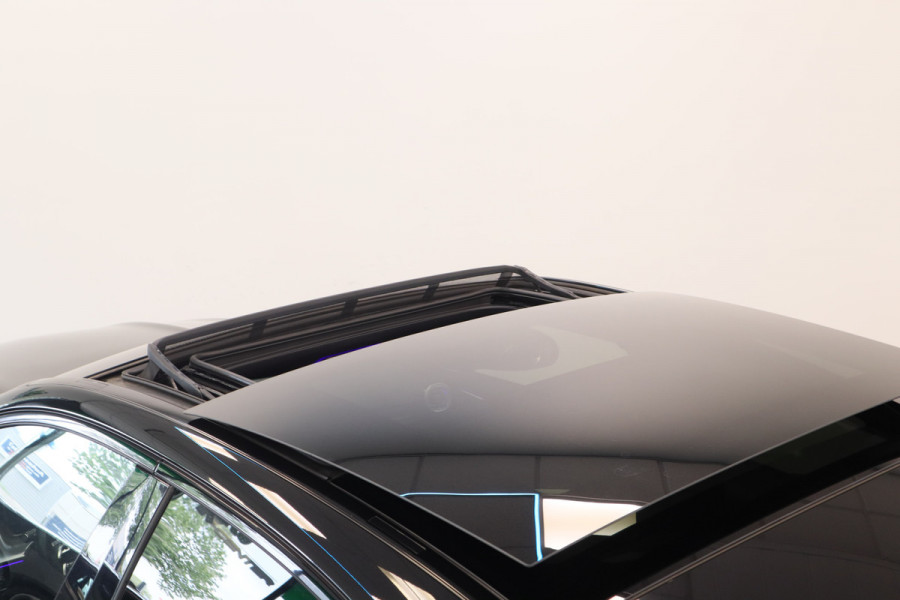 Mercedes-Benz C-Klasse 300 4MATIC AMG Line Burmester ACC Lane Assist Camera 24 Maanden garantie* (Vraag naar de voorwaarden)