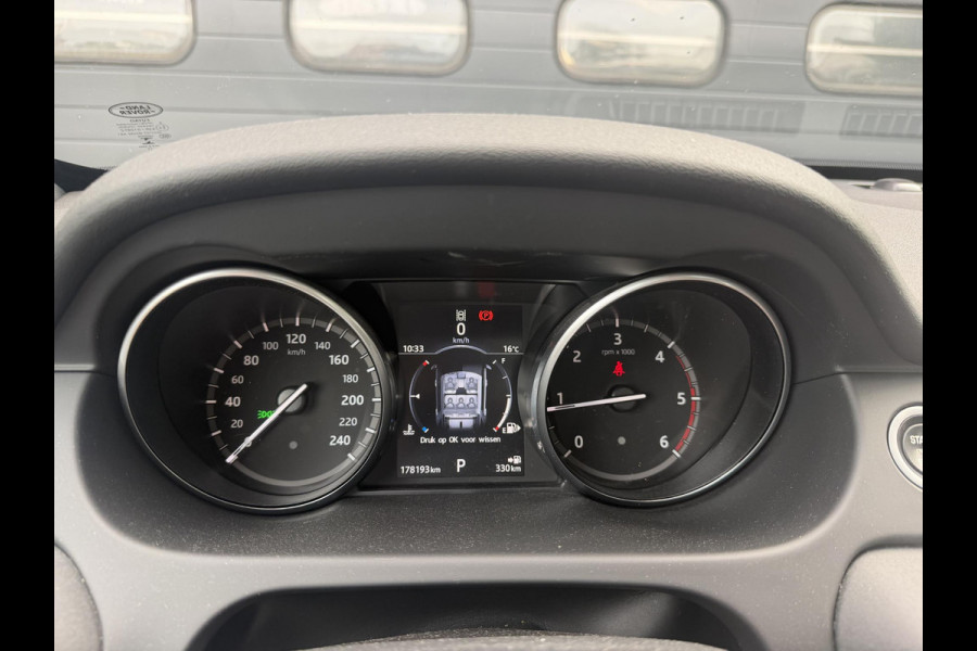 Land Rover Discovery Sport 2.0 TD4 HSE Dynamic | Panoramadak | Camera | Trekhaak | Navigatie | Stoelverwarming |
