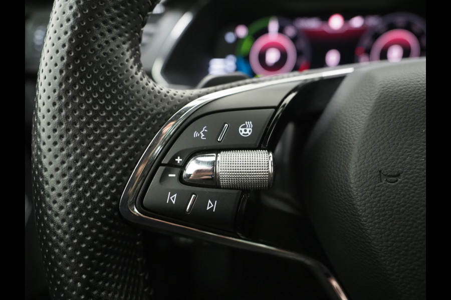 Škoda Superb Combi 1.4 TSI iV Sportline | Leder/Alcantara | Trekhaak | Carbon | 360 | Memory | Keyless | Adaptive Cruise