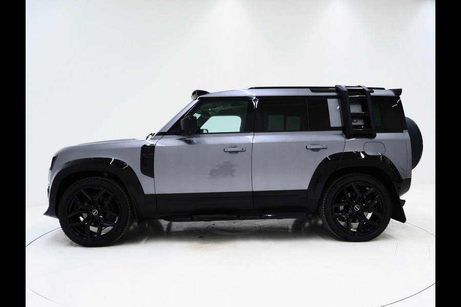 Land Rover Defender 110 2.0 P400e 110 Urban WideTrack Look | Panoramadak | Explorer Pack | Sidesteps | Lightbar | Trekhaak | Meridian