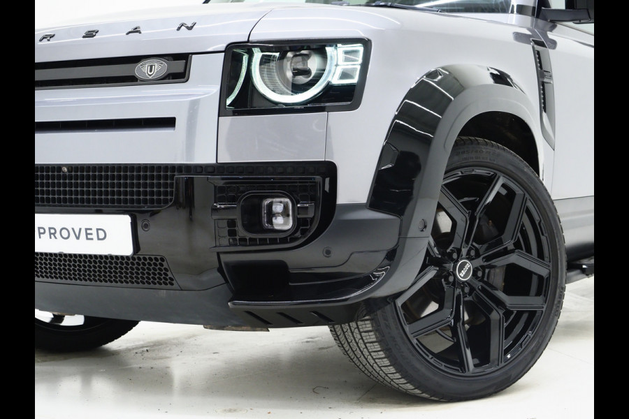 Land Rover Defender 110 2.0 P400e 110 Urban WideTrack Look | Panoramadak | Explorer Pack | Sidesteps | Lightbar | Trekhaak | Meridian
