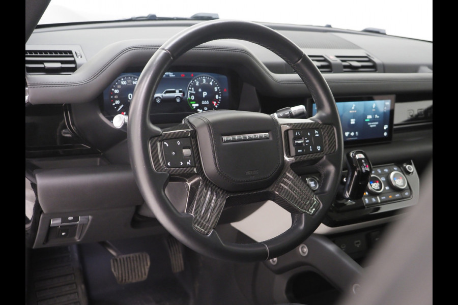 Land Rover Defender 110 2.0 P400e 110 Urban WideTrack Look | Panoramadak | Explorer Pack | Sidesteps | Lightbar | Trekhaak | Meridian