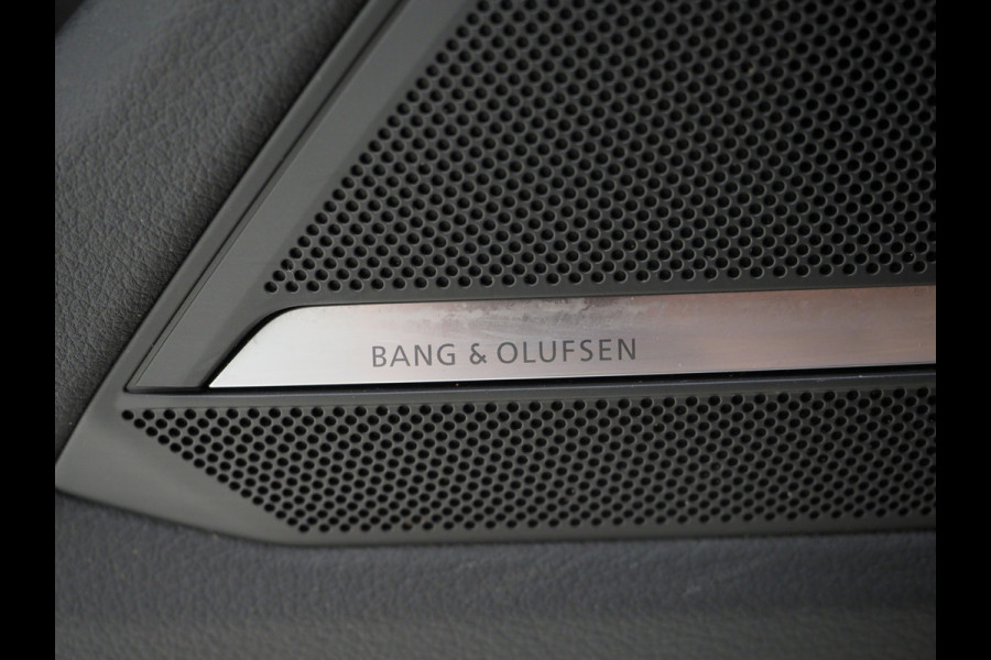 Audi A6 Avant 55 TFSI e quattro Competition Full Black | Panoramadak | Leder | B&O Audio | Camera | Stoelverwarming | Cruise | Carplay