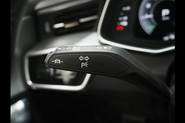 Audi A6 Avant 55 TFSI e quattro Competition Full Black | Panoramadak | Leder | B&O Audio | Camera | Stoelverwarming | Cruise | Carplay