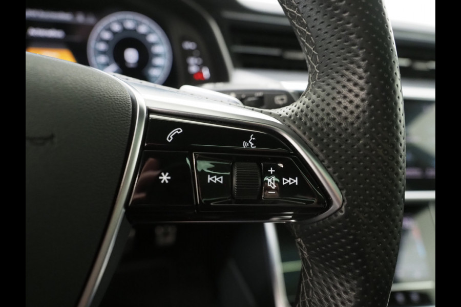 Audi A6 Avant 55 TFSI e quattro Competition Full Black | Panoramadak | Leder | B&O Audio | Camera | Stoelverwarming | Cruise | Carplay