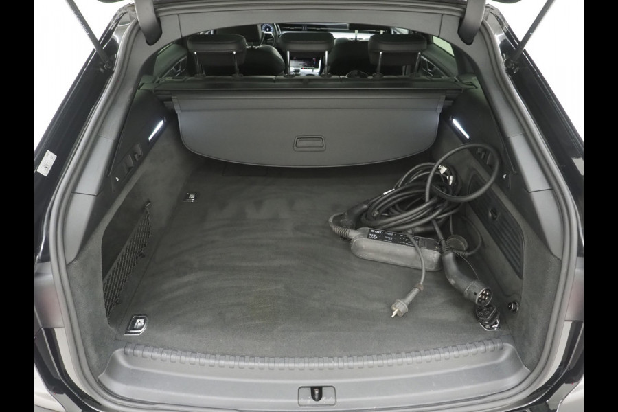 Audi A6 Avant 55 TFSI e quattro Competition Full Black | Panoramadak | Leder | B&O Audio | Camera | Stoelverwarming | Cruise | Carplay