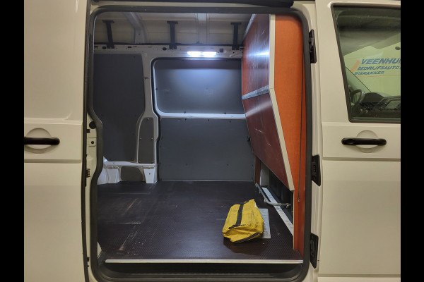Volkswagen Transporter 2.0TDI 150pk L2/H2 Automaat Euro 6!