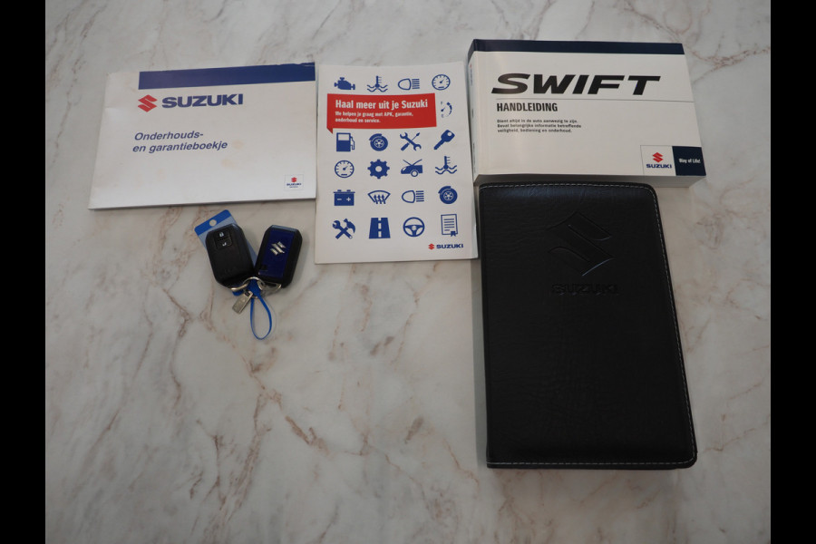Suzuki Swift 1.0 Style Smart Hybrid | Camera | Stoelverwarming | Keyless | Adaptive Cruise | Climate | LED | Carplay