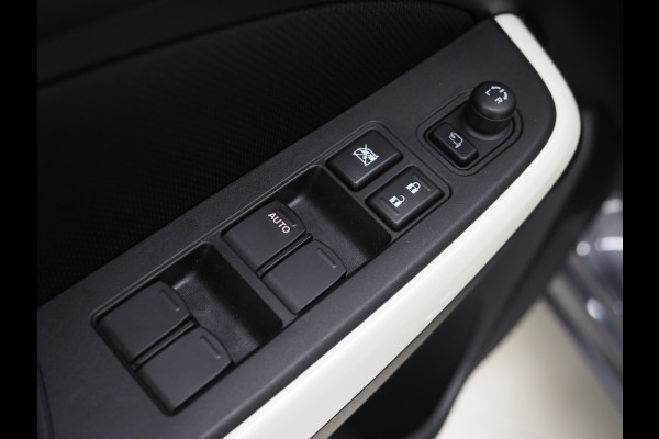 Suzuki Swift 1.0 Style Smart Hybrid | Camera | Stoelverwarming | Keyless | Adaptive Cruise | Climate | LED | Carplay