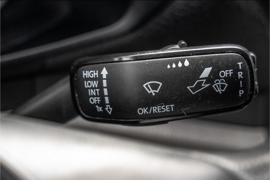 MAN TGE 2.0 TDI | L3H3 | 140 PK | 3-Zits | Trekhaak 3.0T | 1e Eigenaar | Camera | Carplay | Cruise | Airco | Trekhaak
