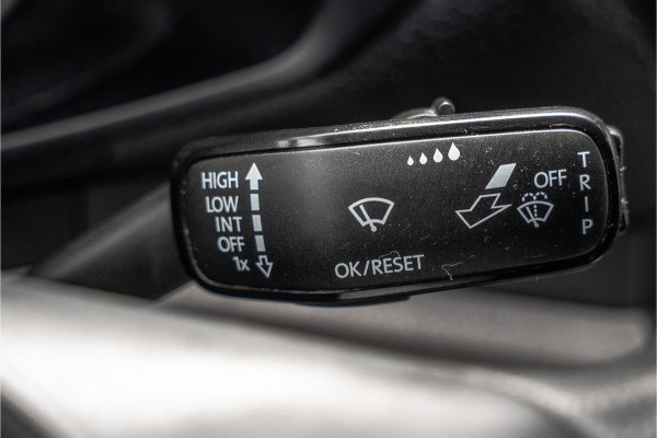 MAN TGE 2.0 TDI | L3H3 | 140 PK | 3-Zits | Trekhaak 3.0T | 1e Eigenaar | Camera | Carplay | Cruise | Airco | Trekhaak