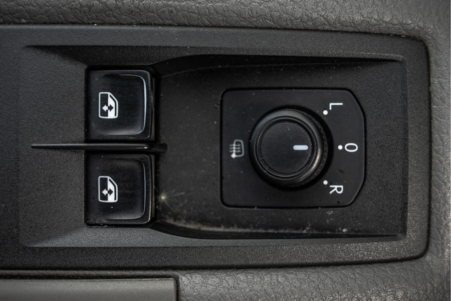MAN TGE 2.0 TDI | L3H3 | 140 PK | 3-Zits | Trekhaak 3.0T | 1e Eigenaar | Camera | Carplay | Cruise | Airco | Trekhaak