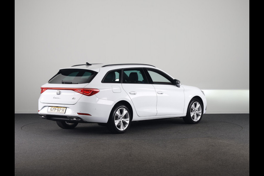 Seat Leon Sportstourer 1.5 TSI e-Hybrid FR PHEV First Edition 204 pk Automaat | Verlengde garantie | Navigatie | Parkeersensoren (Park assist) | Achteruitrijcamera | Adaptieve cruise control | Matrix LED koplampen |