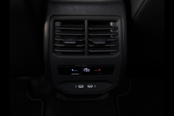 Seat Leon Sportstourer 1.5 TSI e-Hybrid FR PHEV First Edition 204 pk Automaat | Verlengde garantie | Navigatie | Parkeersensoren (Park assist) | Achteruitrijcamera | Adaptieve cruise control | Matrix LED koplampen |