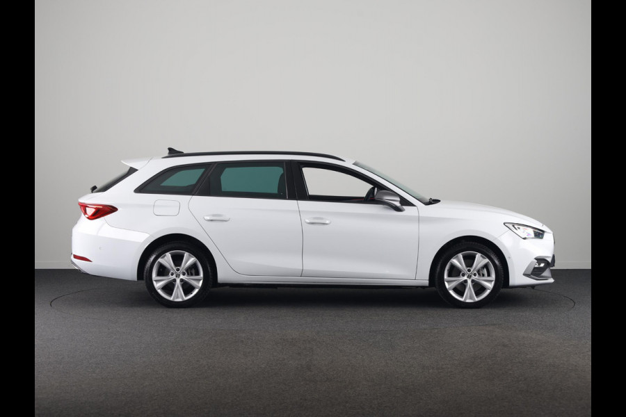 Seat Leon Sportstourer 1.5 TSI e-Hybrid FR PHEV First Edition 204 pk Automaat | Verlengde garantie | Navigatie | Parkeersensoren (Park assist) | Achteruitrijcamera | Adaptieve cruise control | Matrix LED koplampen |