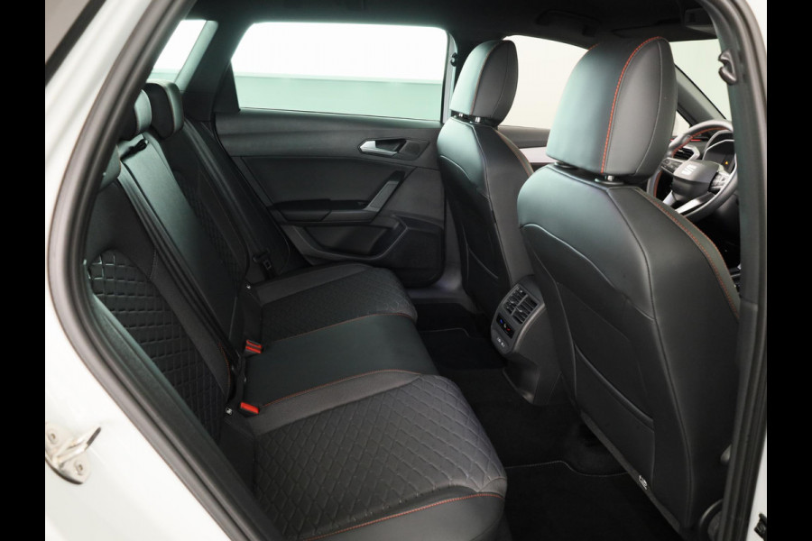 Seat Leon Sportstourer 1.5 TSI e-Hybrid FR PHEV First Edition 204 pk Automaat | Verlengde garantie | Navigatie | Parkeersensoren (Park assist) | Achteruitrijcamera | Adaptieve cruise control | Matrix LED koplampen |