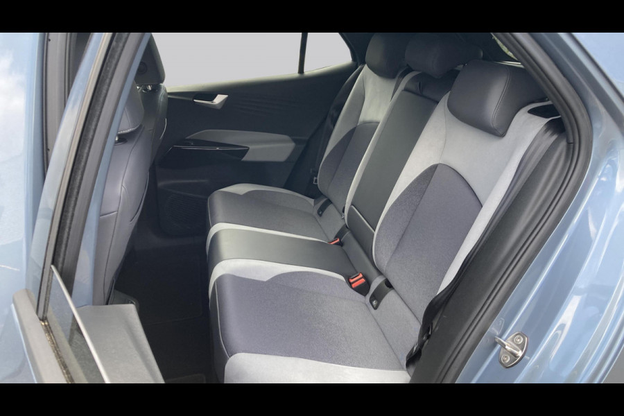 Volkswagen ID.3 Business 58 kWh 204pk | Camera | Stoelverwarming | IQ light | Carplay