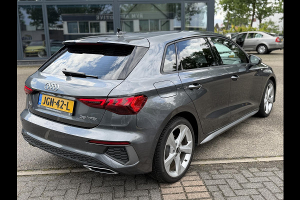 Audi A3 Sportback 35 TFSI S edition | 3X S-LINE IN & EXTERIEUR + ONDERSTEL | MILD-HYBRIDE  | NAVI + CARPLAY | STOELVERWARMING | CAMERA | ALL SEASON BANDEN | FULL LED | RIJKLAAR MET 12 MND BOVAG GARANTIE |