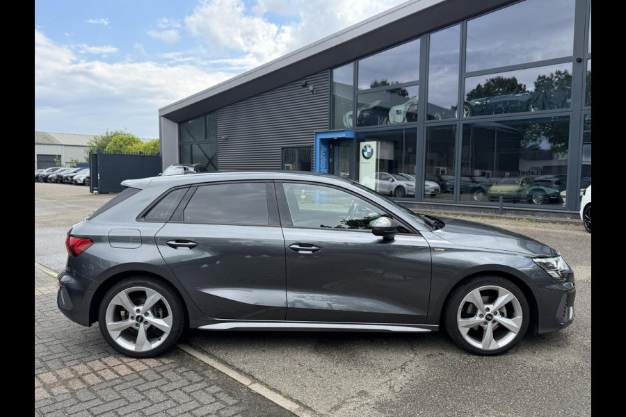 Audi A3 Sportback 35 TFSI S edition | 3X S-LINE IN & EXTERIEUR + ONDERSTEL | MILD-HYBRIDE  | NAVI + CARPLAY | STOELVERWARMING | CAMERA | ALL SEASON BANDEN | FULL LED | RIJKLAAR MET 12 MND BOVAG GARANTIE |