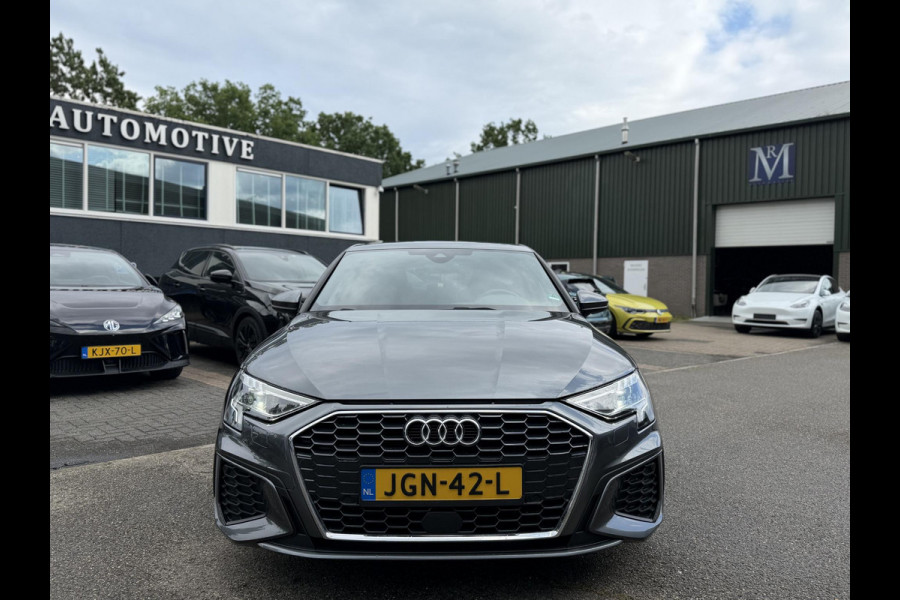 Audi A3 Sportback 35 TFSI S edition | 3X S-LINE IN & EXTERIEUR + ONDERSTEL | MILD-HYBRIDE  | NAVI + CARPLAY | STOELVERWARMING | CAMERA | ALL SEASON BANDEN | FULL LED | RIJKLAAR MET 12 MND BOVAG GARANTIE |