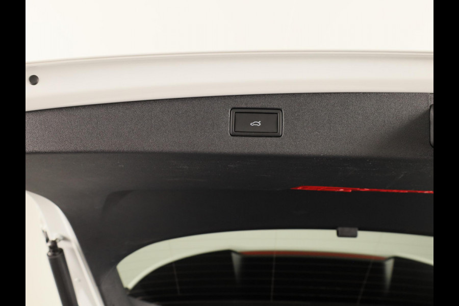 Volkswagen Tiguan 1.5 eHybrid R-Line Edition 204PK | Automaat (DSG) | Black Style | Panoramadak | 20 Inch