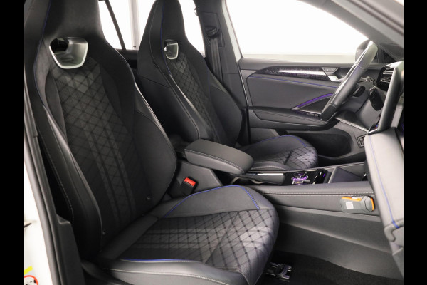Volkswagen Tiguan 1.5 eHybrid R-Line Edition 204PK | Automaat (DSG) | Black Style | Panoramadak | 20 Inch