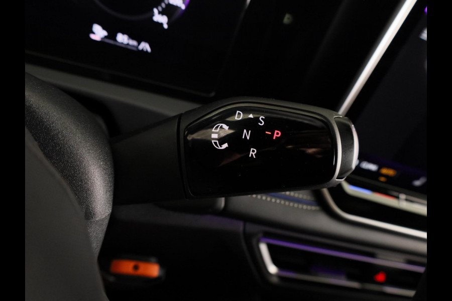 Volkswagen Tiguan 1.5 eHybrid R-Line Edition 204PK | Automaat (DSG) | Black Style | Panoramadak | 20 Inch