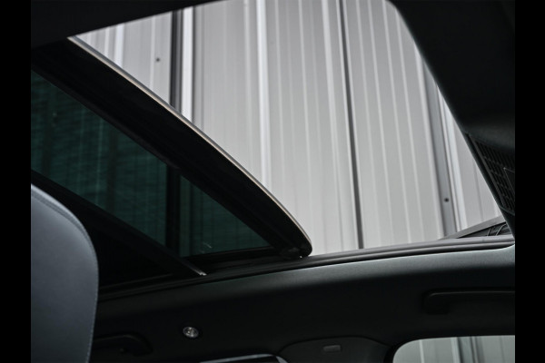 Volkswagen Touareg 3.0 TSi eHybrid 4MOTION | Panoramadak | Night Vision | Luchtvering | Massagestoelen + Ventilatie | Dynaudio | HUD | 360 Camera | Ambiance Interieur | Trekhaak | Soft Close | Stoelverwarming V+A |