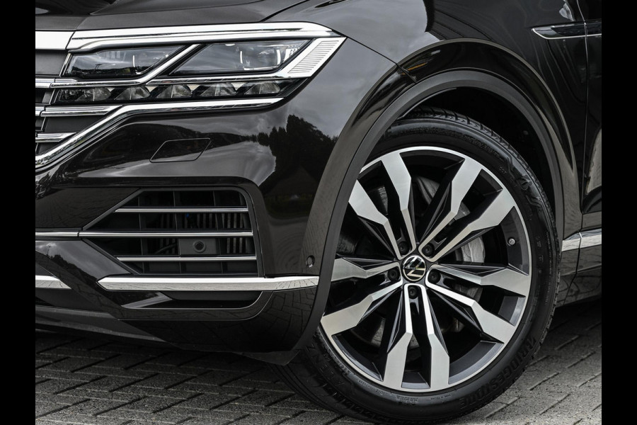 Volkswagen Touareg 3.0 TSi eHybrid 4MOTION | Panoramadak | Night Vision | Luchtvering | Massagestoelen + Ventilatie | Dynaudio | HUD | 360 Camera | Ambiance Interieur | Trekhaak | Soft Close | Stoelverwarming V+A |
