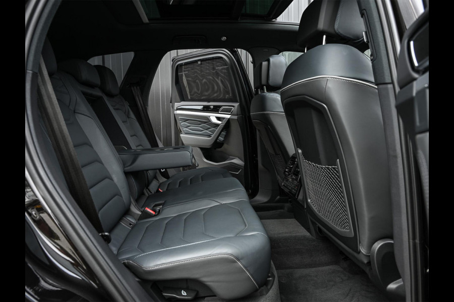Volkswagen Touareg 3.0 TSi eHybrid 4MOTION | Panoramadak | Night Vision | Luchtvering | Massagestoelen + Ventilatie | Dynaudio | HUD | 360 Camera | Ambiance Interieur | Trekhaak | Soft Close | Stoelverwarming V+A |