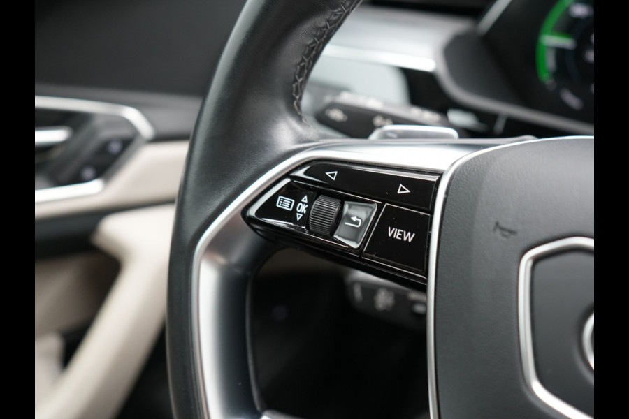 Audi Q8 e-tron 55 quattro S Line 114 kWh 408pk Dealer O.H | Trekhaak Afn. | Adaptive Cruise | Camera | Head Up | Matrix LED | Lederen Sportstoelen Memory & Ventilatie | Apple Carplay | Virtual | Stoelverwarming | Navigatie | DAB | 20"L.M |