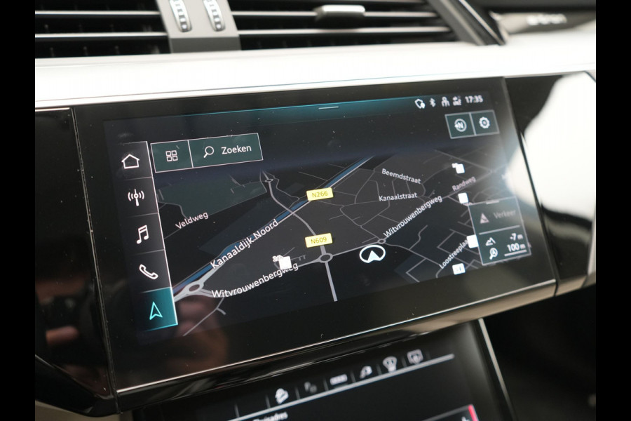 Audi Q8 e-tron 55 quattro S Line 114 kWh 408pk Dealer O.H | Trekhaak Afn. | Adaptive Cruise | Camera | Head Up | Matrix LED | Lederen Sportstoelen Memory & Ventilatie | Apple Carplay | Virtual | Stoelverwarming | Navigatie | DAB | 20"L.M |