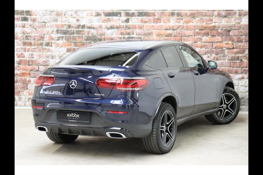 Mercedes-Benz GLC Coupé 300e 4MATIC AMG-Line Automaat / Burmester / Nightpakket / Rijassistentiepakket Plus / Sportonderstel / Stoelverwaming / Achteruitrijcamera / Elektrischverstelbare stoelen / LED / Navigatiesysteem / Leder