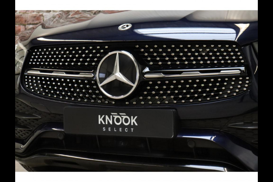Mercedes-Benz GLC Coupé 300e 4MATIC AMG-Line Automaat / Burmester / Nightpakket / Rijassistentiepakket Plus / Sportonderstel / Stoelverwaming / Achteruitrijcamera / Elektrischverstelbare stoelen / LED / Navigatiesysteem / Leder