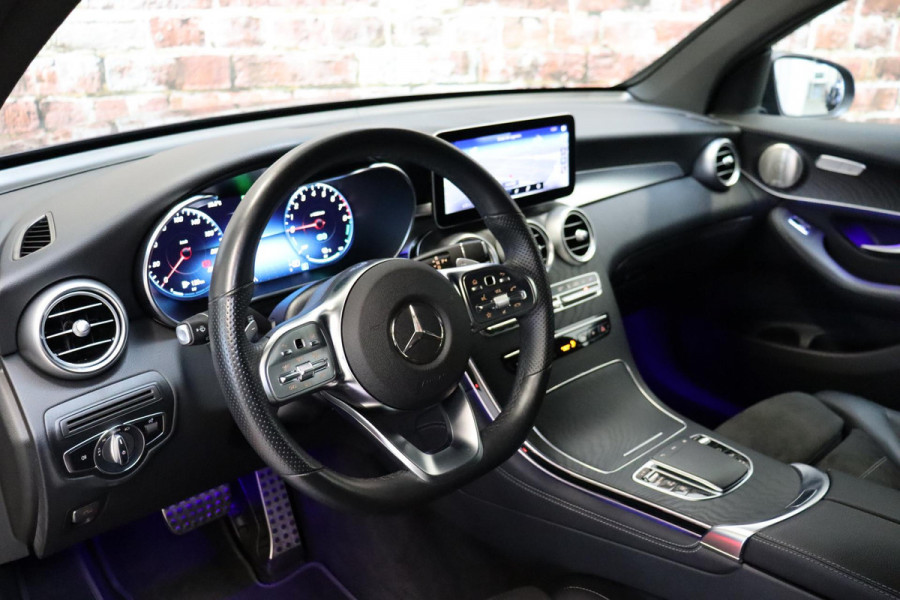 Mercedes-Benz GLC Coupé 300e 4MATIC AMG-Line Automaat / Burmester / Nightpakket / Rijassistentiepakket Plus / Sportonderstel / Stoelverwaming / Achteruitrijcamera / Elektrischverstelbare stoelen / LED / Navigatiesysteem / Leder